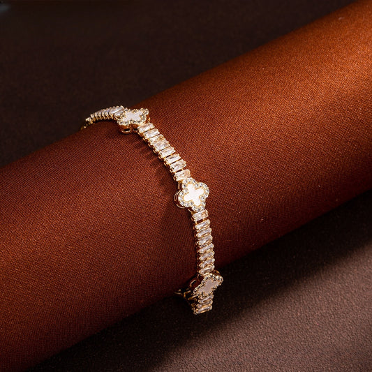 Elegant Clover Charm Bracelet for Women Trendy Everyday Statement Jewelry