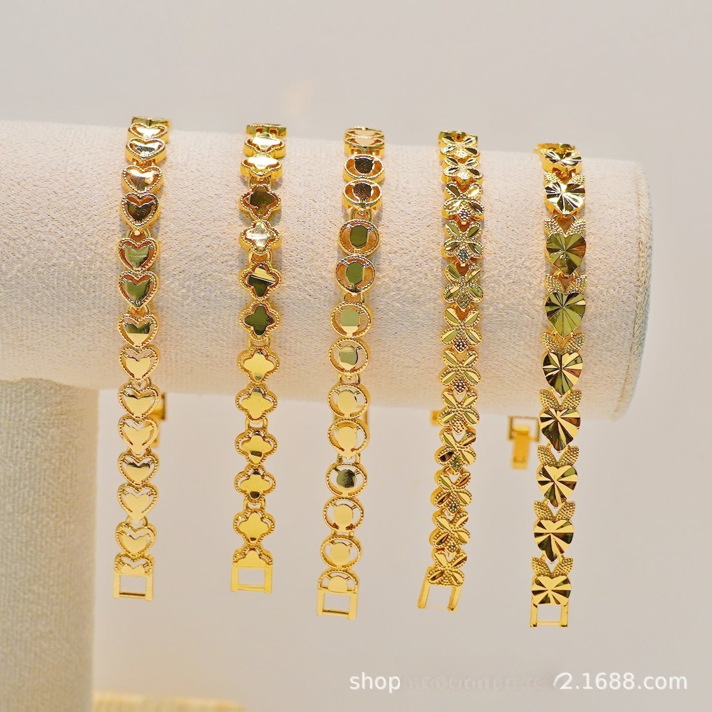 Elegant Four Leaf Clover Link Bracelet for Women Everyday Wear