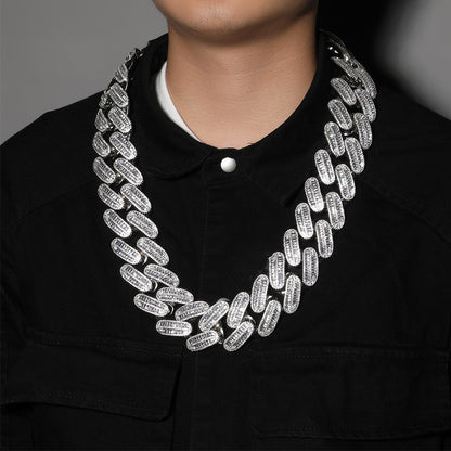 Iced Oval Link Chain Necklace with Cubic Zirconia for Women & Men – Statement Hip Hop Pendant Necklace in Gold or Silver