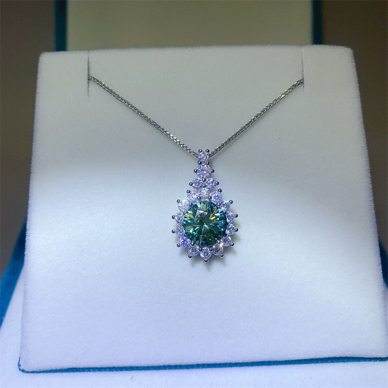 Green Round Halo Pendant Necklace for Women, U-Shaped Sparkle Clavicle Chain Gift Jewelry product image