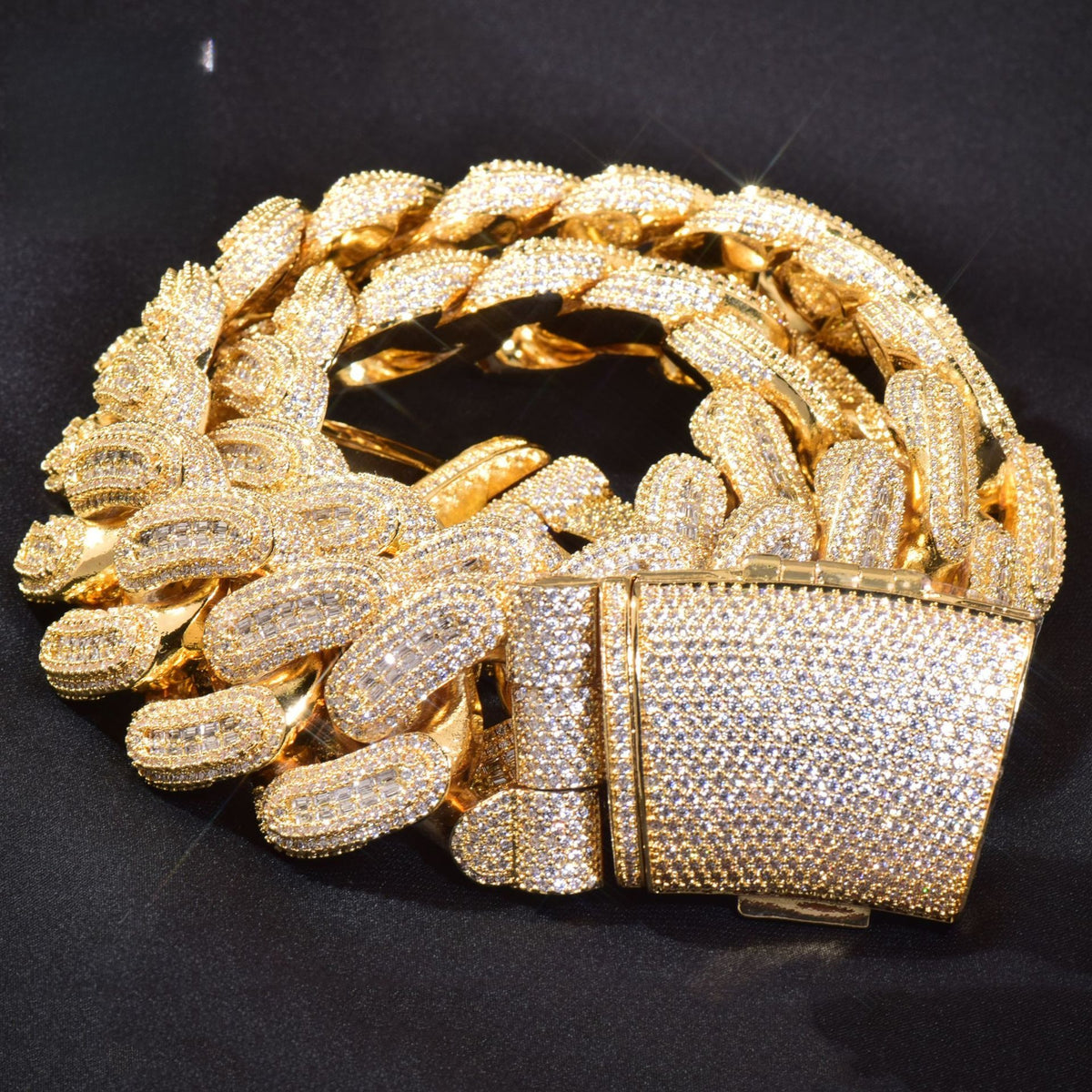 Buckle Cuban Link Iced Out Unisex Statement Chain product image