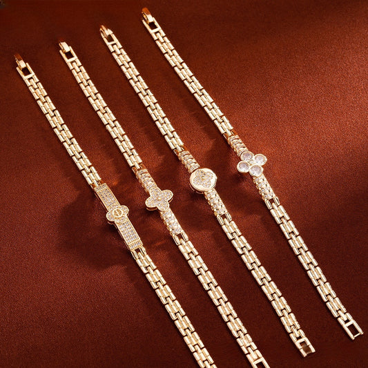 Elegant Clover Link Bracelet for Women Minimalist Statement Everyday Jewelry