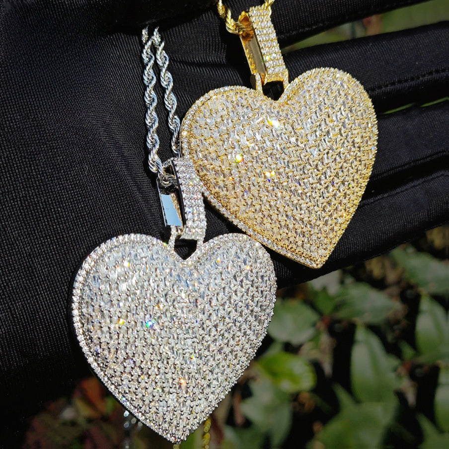 Iced Out Heart Pendant Necklace Unisex