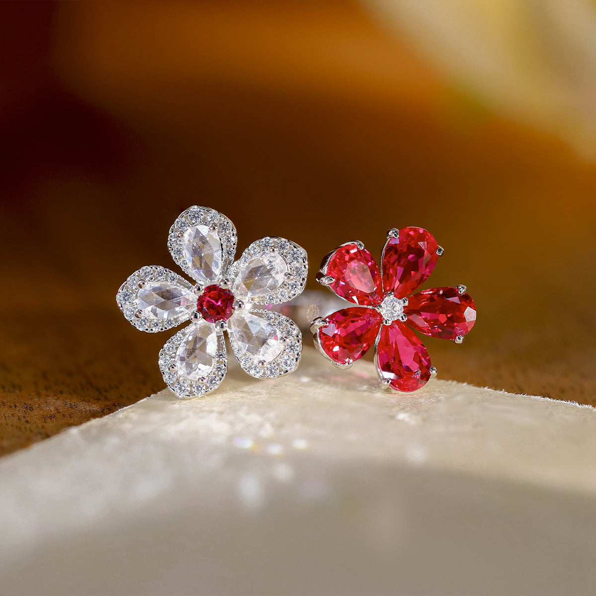 Vintage Flower Ring in 925 Silver, Lab-Grown Gemstone Floral Design product image