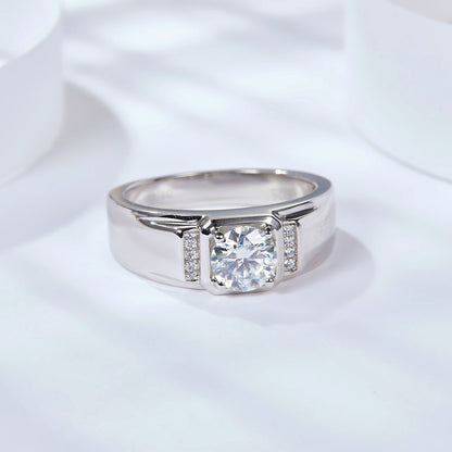 Men’s 1 Carat Moissanite Ring, 18K Gold Plated Wedding Band with Round Center Stone and Side Accents