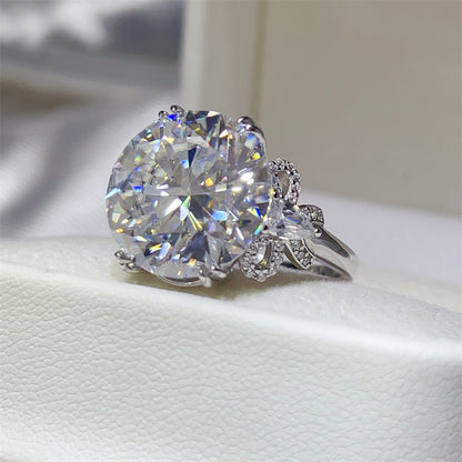 10 Carat Moissanite Round Cut Ring with Side Stone Detail, U Shape Geometric Statement Ring for Women