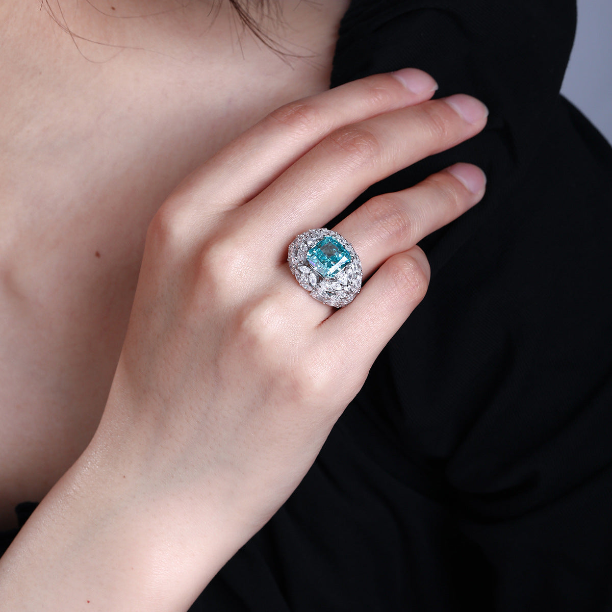 Blue Square Halo Ring for Women, 5 Carat Look, S925 Silver with 18K Gold-Plated Finish product image