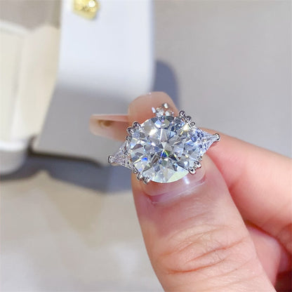 VVS Moissanite Ring for Women, 2 Carat Round Three-Stone Engagement Ring, 5 Carat Option