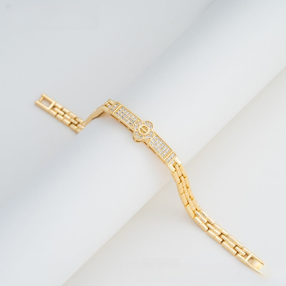 Elegant Clover Link Bracelet for Women Minimalist Statement Everyday Jewelry product image