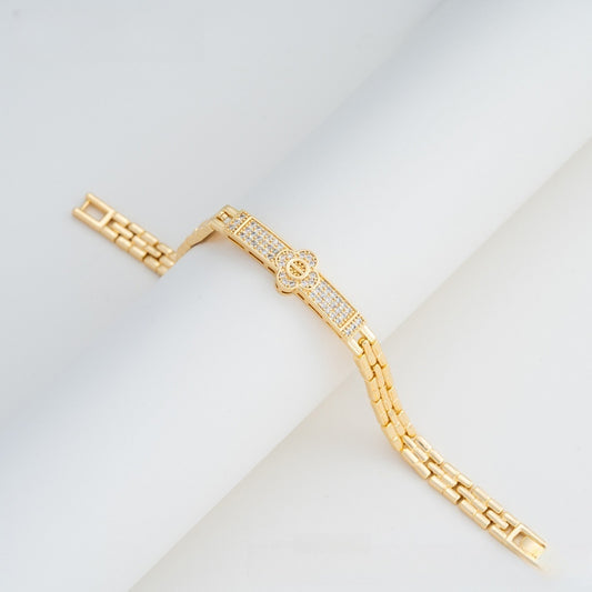 Elegant Clover Link Bracelet for Women Minimalist Statement Everyday Jewelry