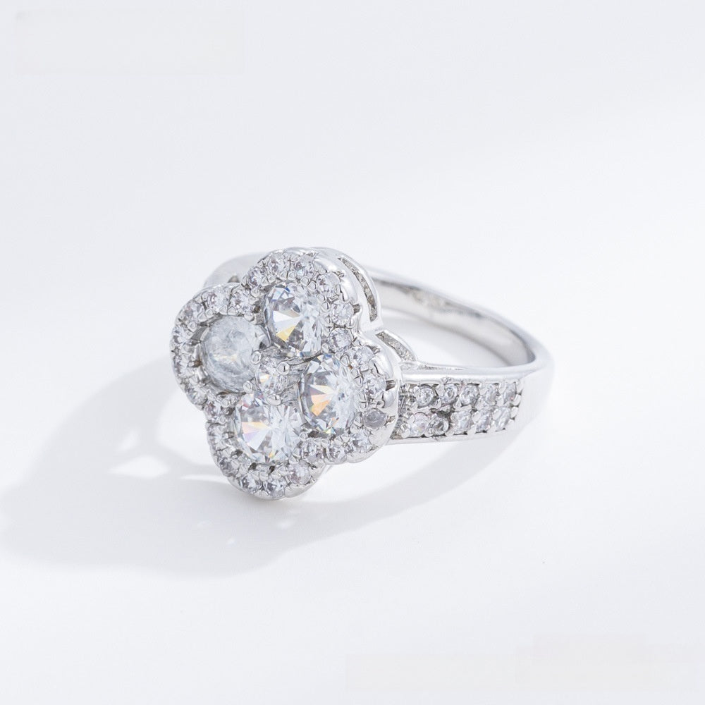Women’s Clover Minimalist Statement Ring product image