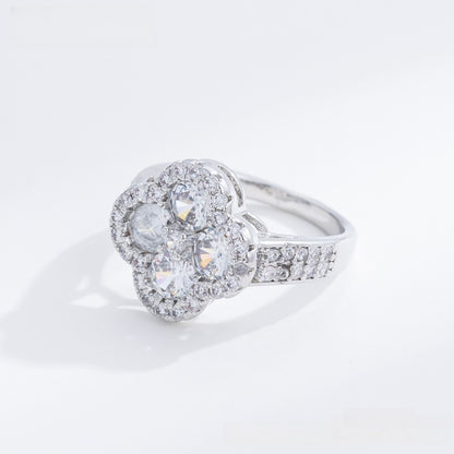 Women’s Clover Minimalist Statement Ring