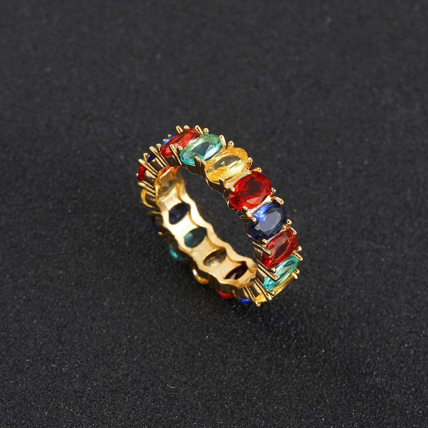 Vintage Light Luxury Oval Cubic Zirconia Ring for Men and Women