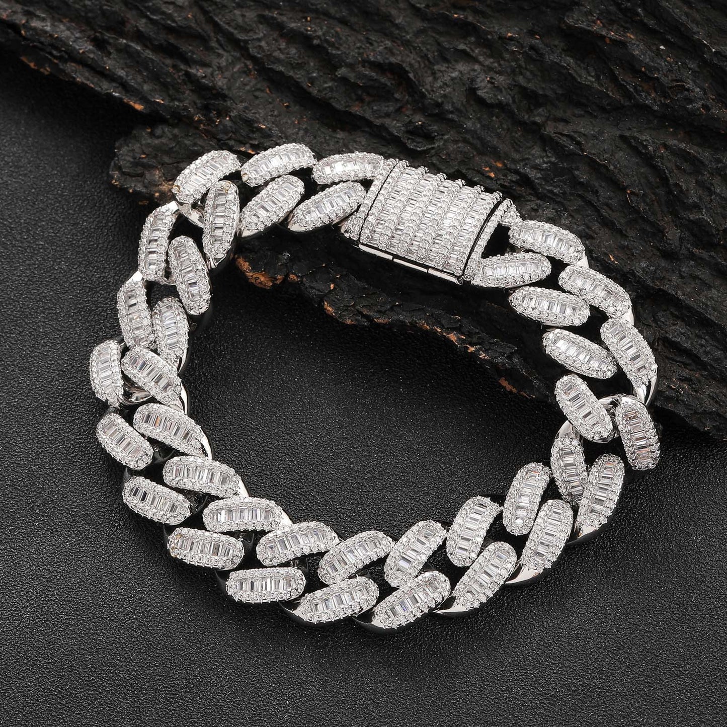 Hip Hop Minimalist Fashion Cubic Zirconia Ring for Men and Women