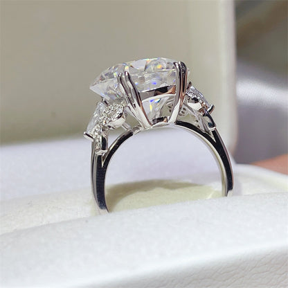 10 Carat Moissanite Round Cut Ring with Side Stone Detail, U Shape Geometric Statement Ring for Women