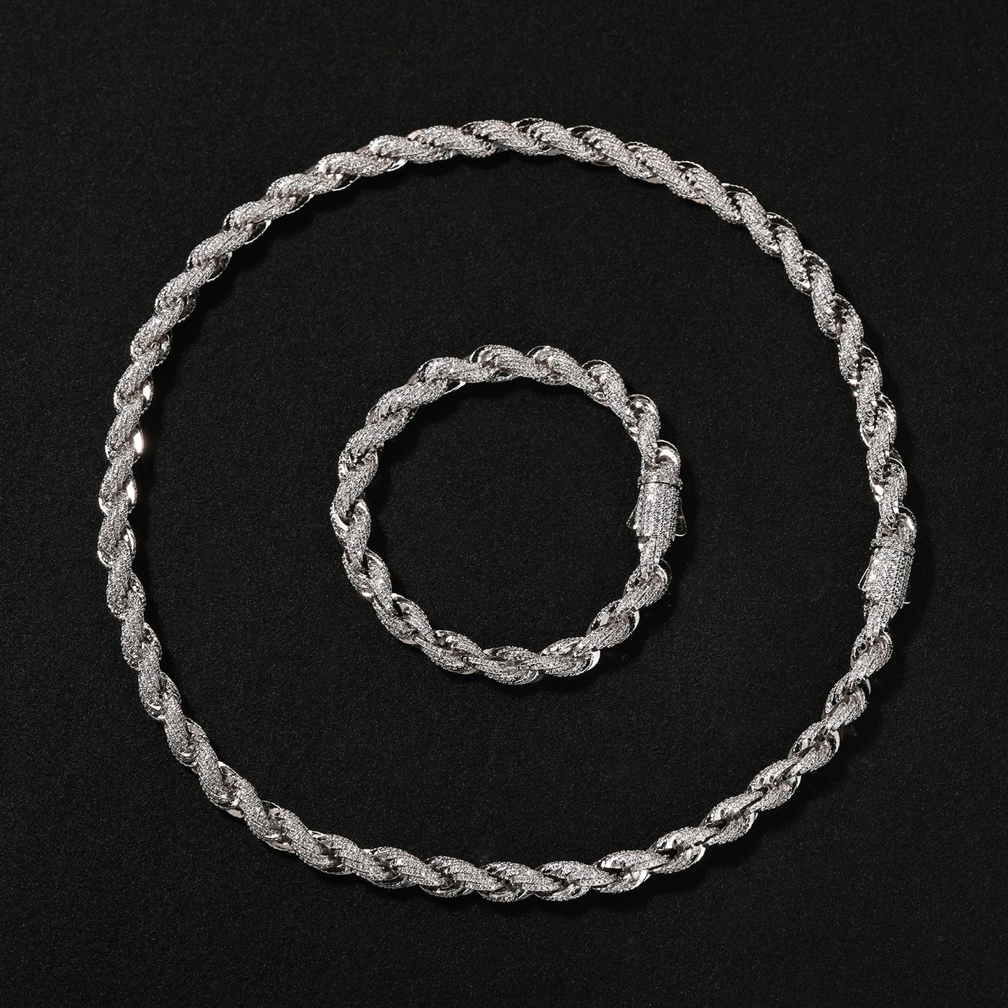 Iced Out Twisted Link Chain Necklace for Women & Men - Gold or Silver Plated Cubic Zirconia Statement Hip Hop Pendant Chain