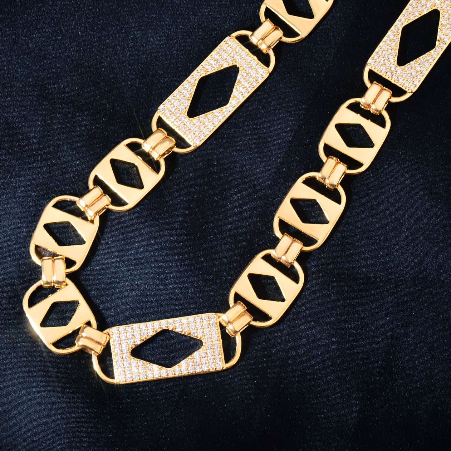 Iced Out Diamond Cutout Link Pendant Necklace for Men Unisex