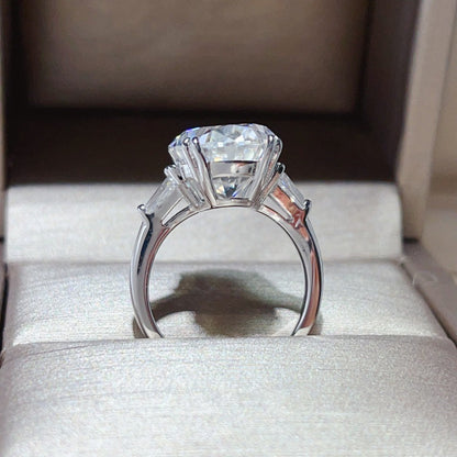 Oval Cut Moissanite Ring for Women, Large Solitaire Engagement Ring with Geometric Side Accents