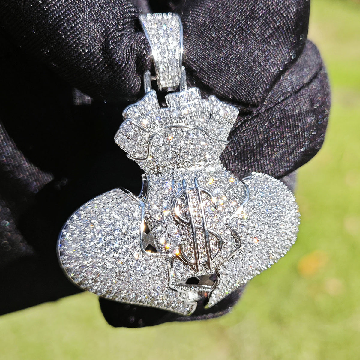 Iced Out Money Heart Pendant for Unisex product image