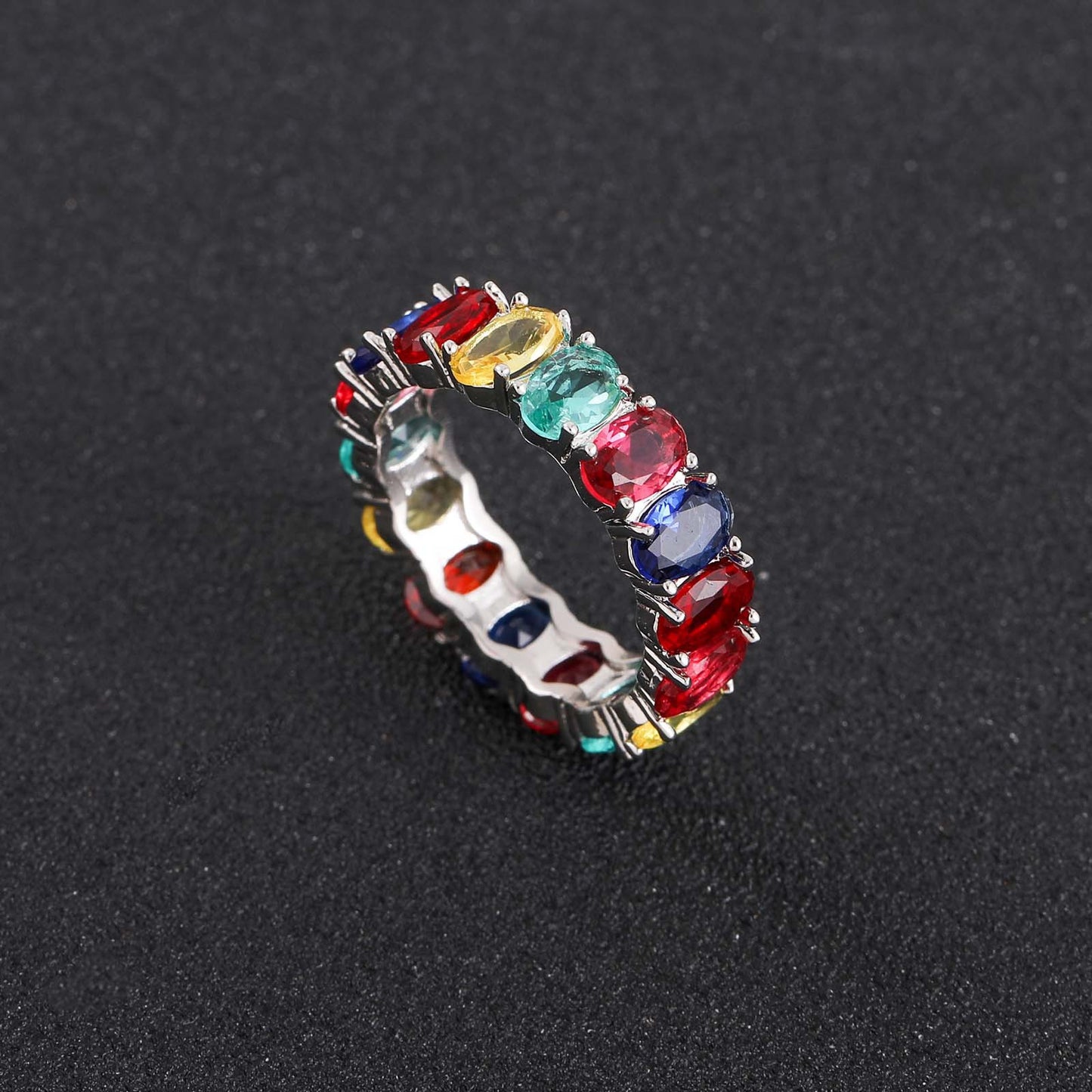 Vintage Light Luxury Oval Cubic Zirconia Ring for Men and Women