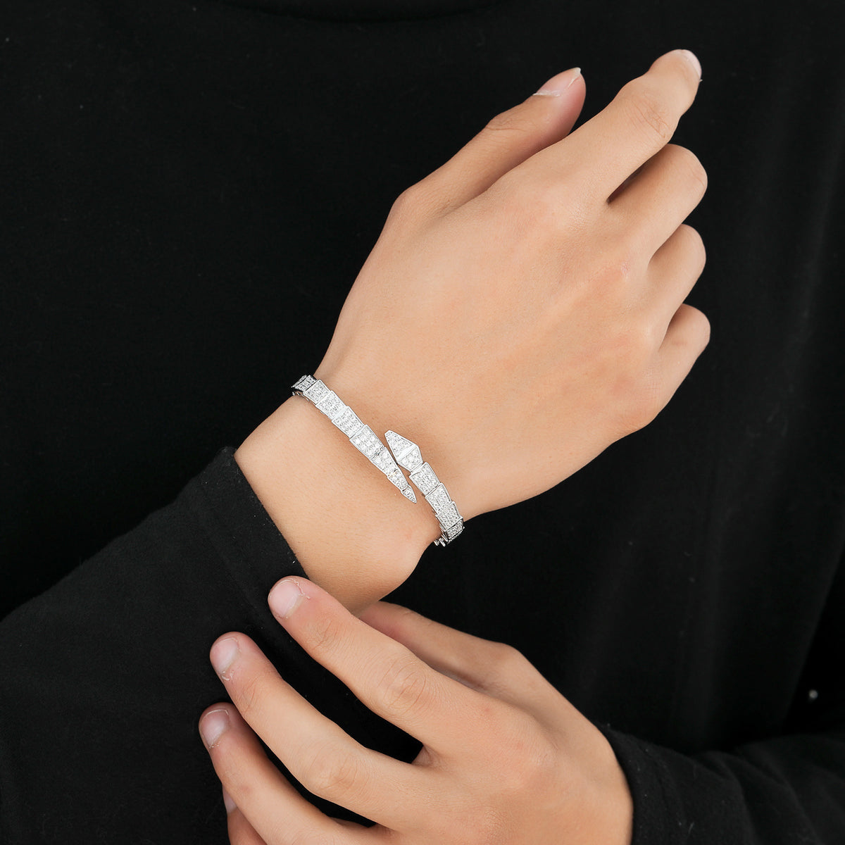 Light Luxury Snake Cubic Zirconia Bracelet for Men and Women product image