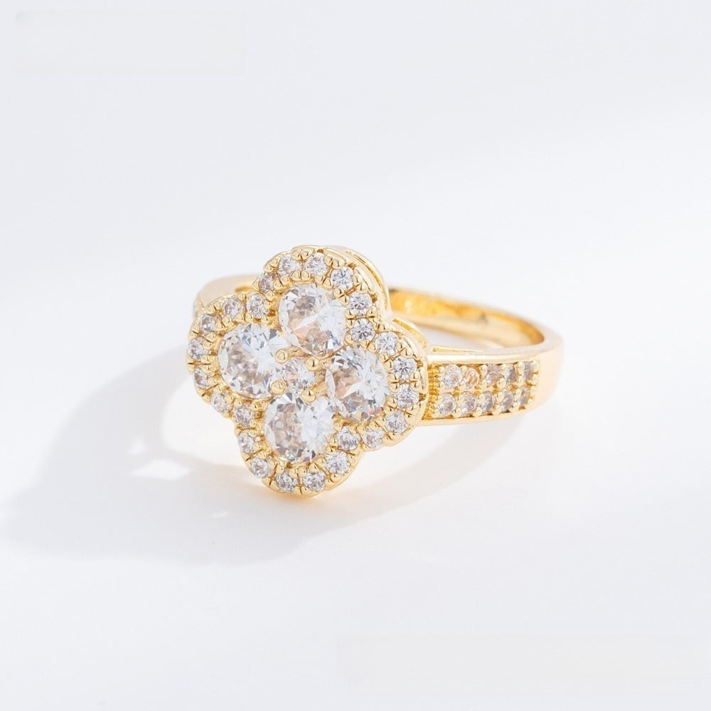 Women’s Clover Minimalist Statement Ring product image