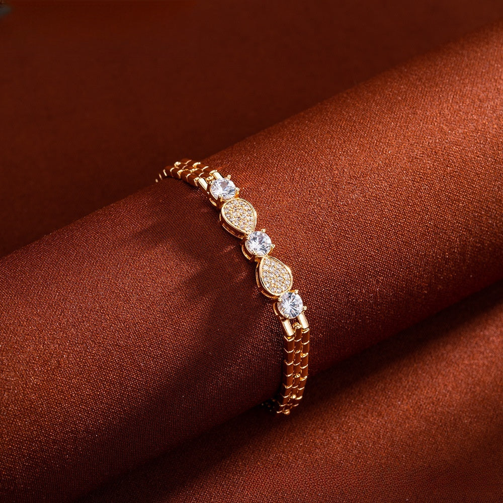 Camellia Heart Bracelet for Women product image