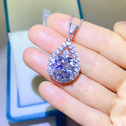 Teardrop Moissanite Pendant Necklace Halo Drop Clavicle Chain for Evening Wear