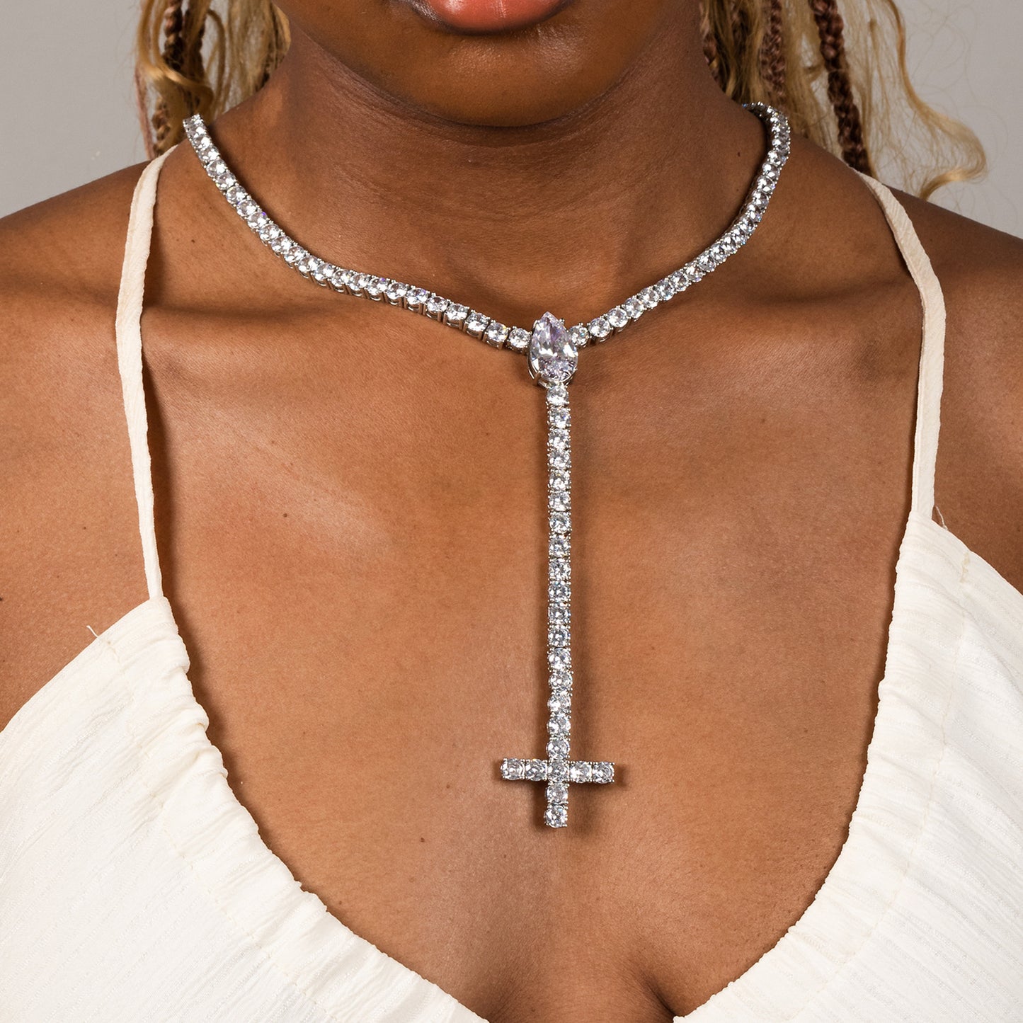 Iced Out Cross Pendant Necklace for Men and Women, Cubic Zirconia Chain Necklace in Gold or Silver Tone, 20 Inch Statement Hip Hop Jewelry