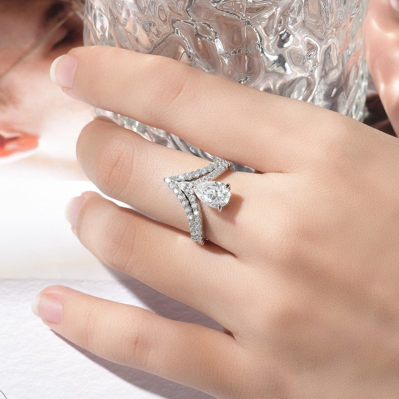 Pear-Shaped Moissanite Engagement Ring, S925 18k White Gold Plated V Pavé Ring for Women product image