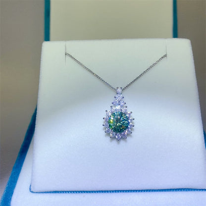 Green Round Halo Pendant Necklace for Women, U-Shaped Sparkle Clavicle Chain Gift Jewelry