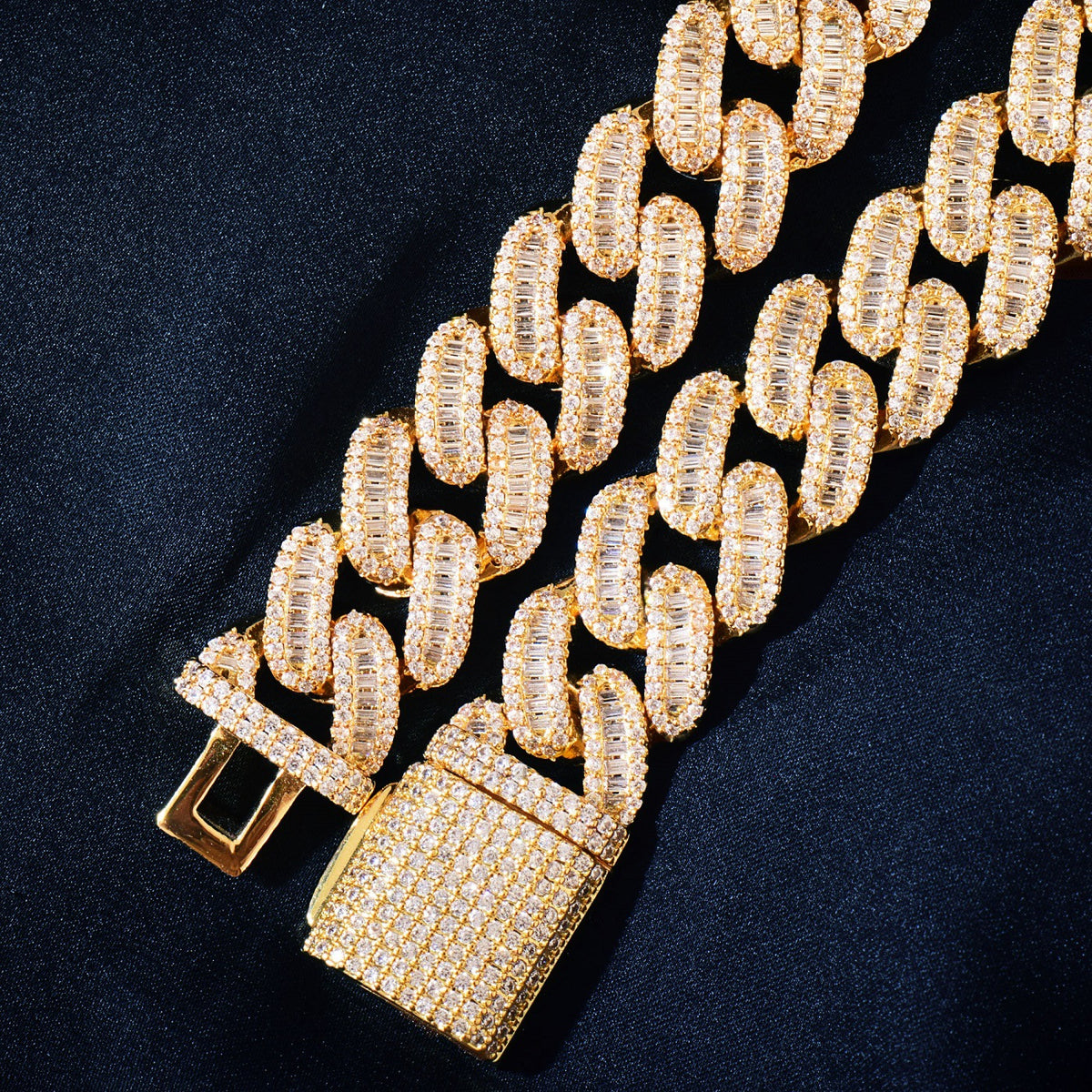 Iced Out Oval Link Cuban Chain Necklace Bracelet Set for Men product image