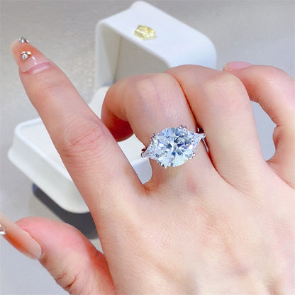 VVS Moissanite Ring for Women, 2 Carat Round Three-Stone Engagement Ring, 5 Carat Option