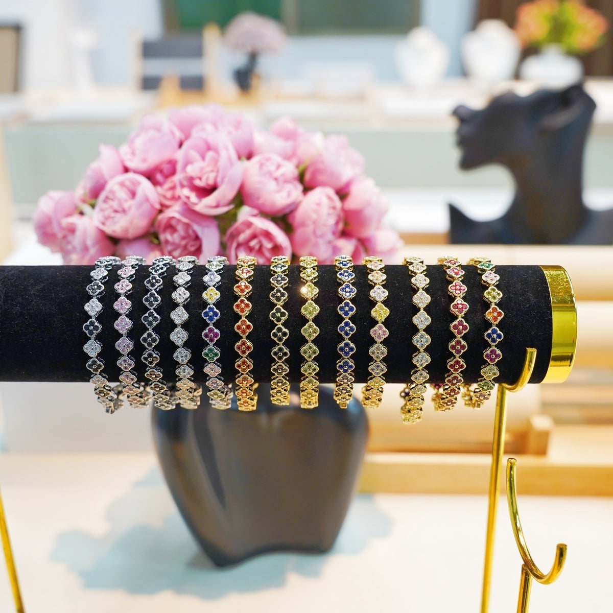 Elegant Petal Flower Bracelet for Women Dainty Luxe Everyday Jewelry product image