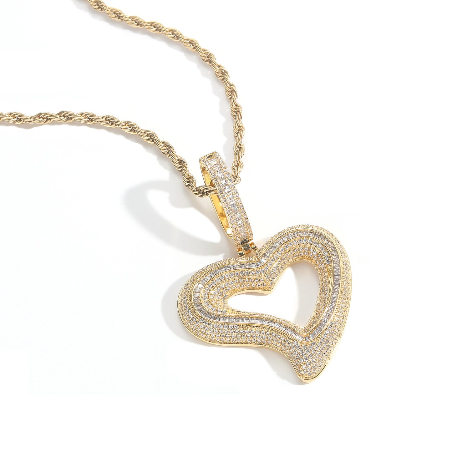 Hip Hop Light Luxury Heart Cubic Zirconia Pendant Necklace for Men and Women