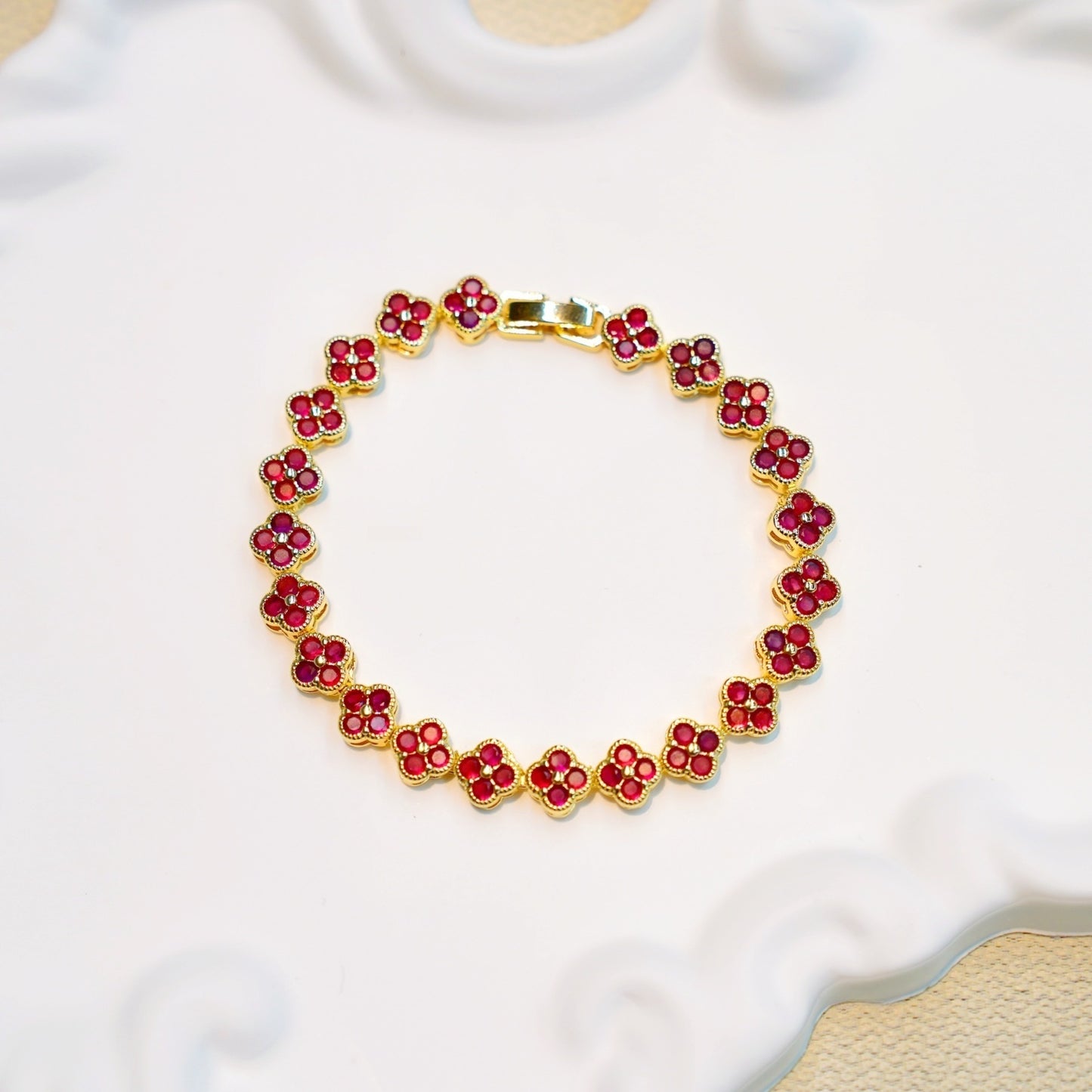 Elegant Petal Flower Bracelet for Women Dainty Luxe Everyday Jewelry