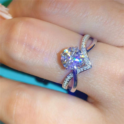 VVS Moissanite Engagement Ring for Women, Four-Prong Round Solitaire Ring with Pavé V Band