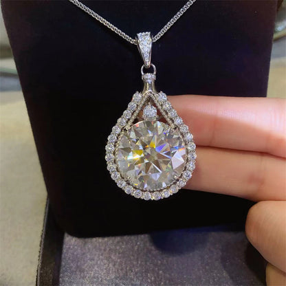 Teardrop Moissanite Pendant Necklace Halo Drop Clavicle Chain for Evening Wear