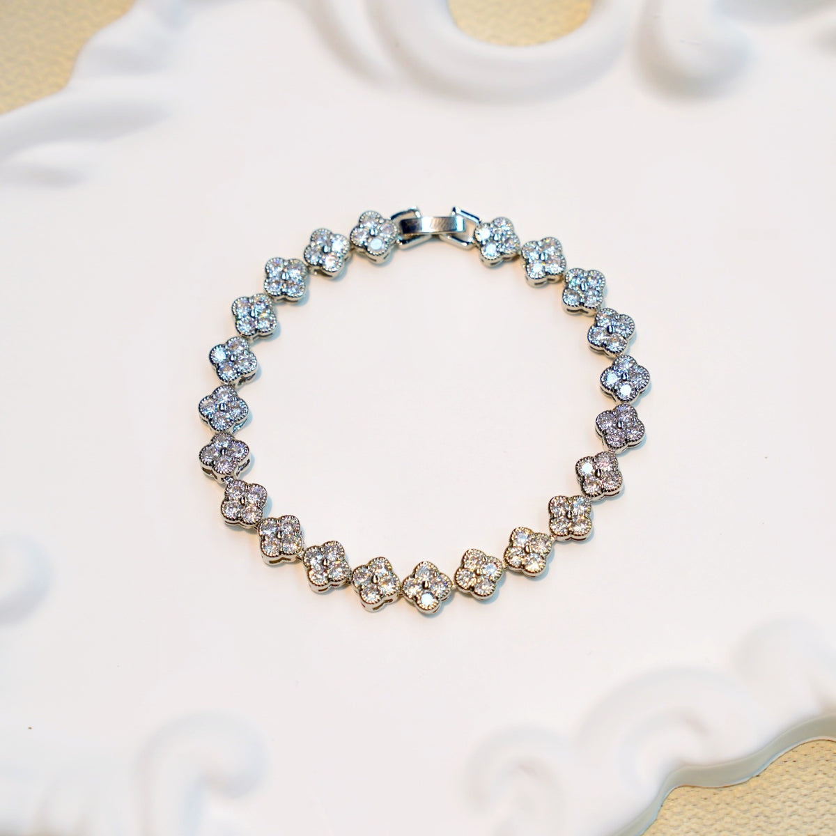 Elegant Petal Flower Bracelet for Women Dainty Luxe Everyday Jewelry product image