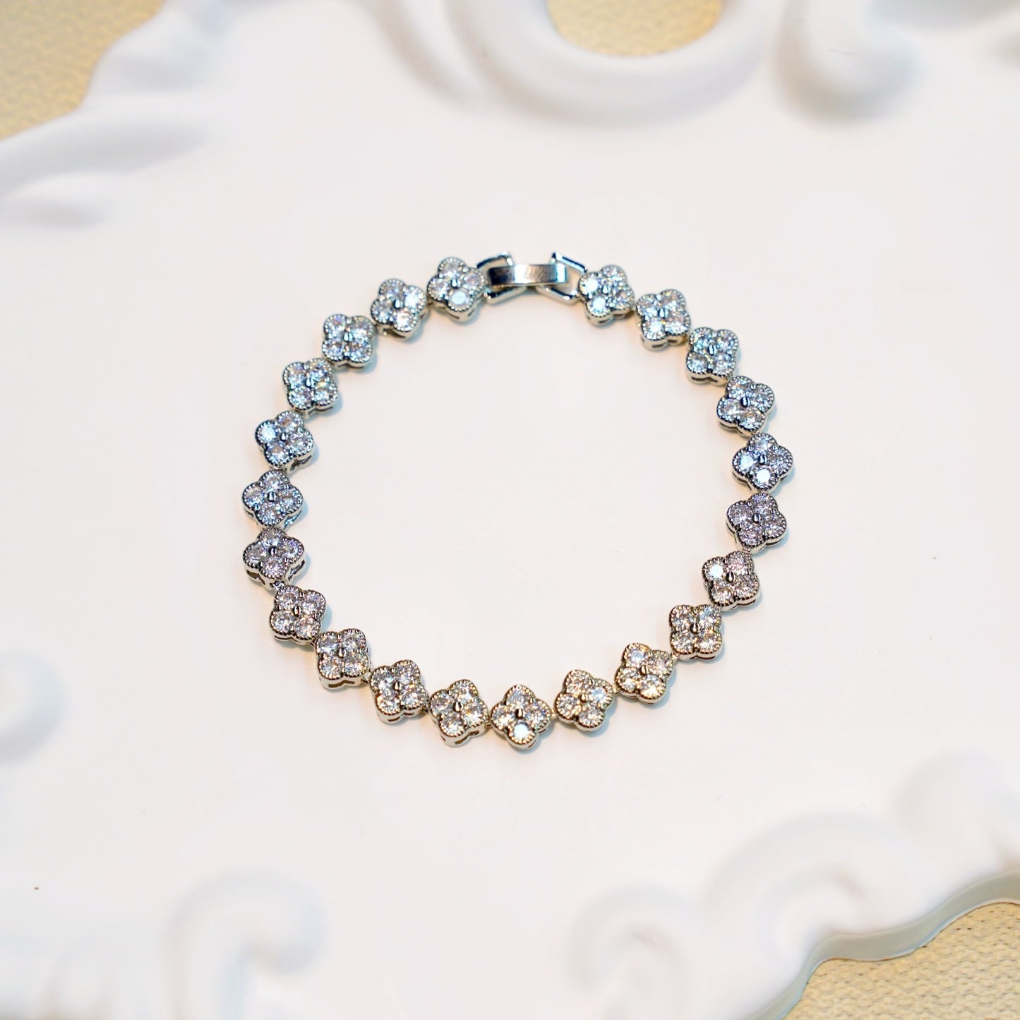 Elegant Petal Flower Bracelet for Women Dainty Luxe Everyday Jewelry