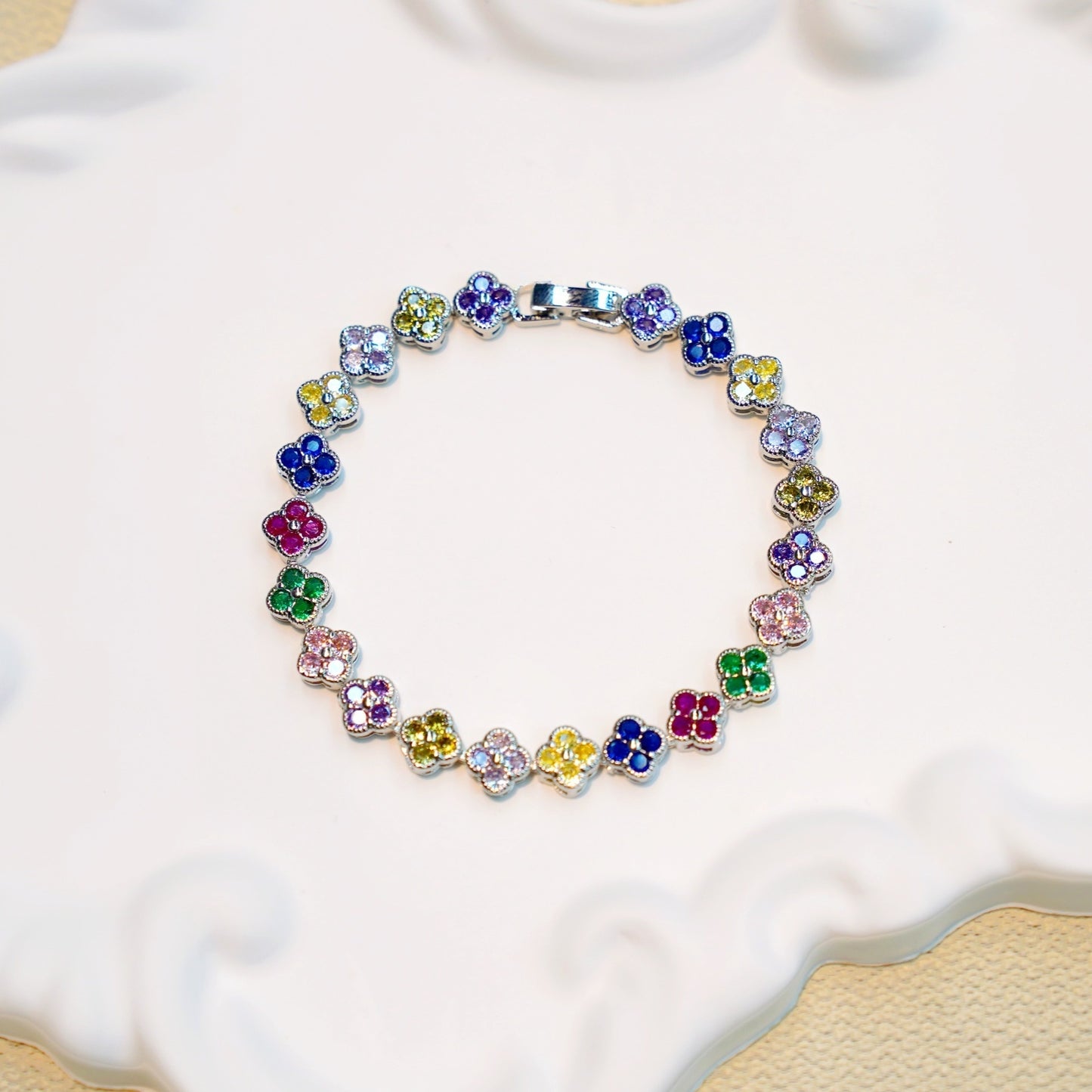 Elegant Petal Flower Bracelet for Women Dainty Luxe Everyday Jewelry
