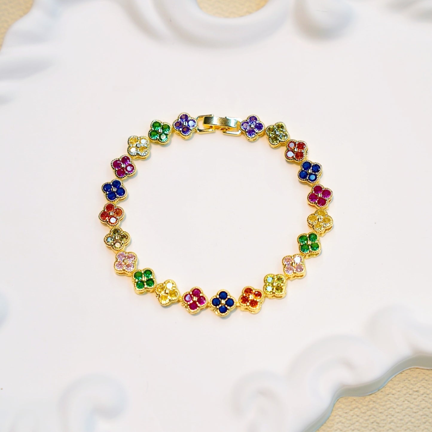 Elegant Petal Flower Bracelet for Women Dainty Luxe Everyday Jewelry