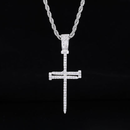 Iced Out Cross Pendant Necklace for Men and Women – Vintage Punk Hip Hop Chain in Gold or Silver Tone