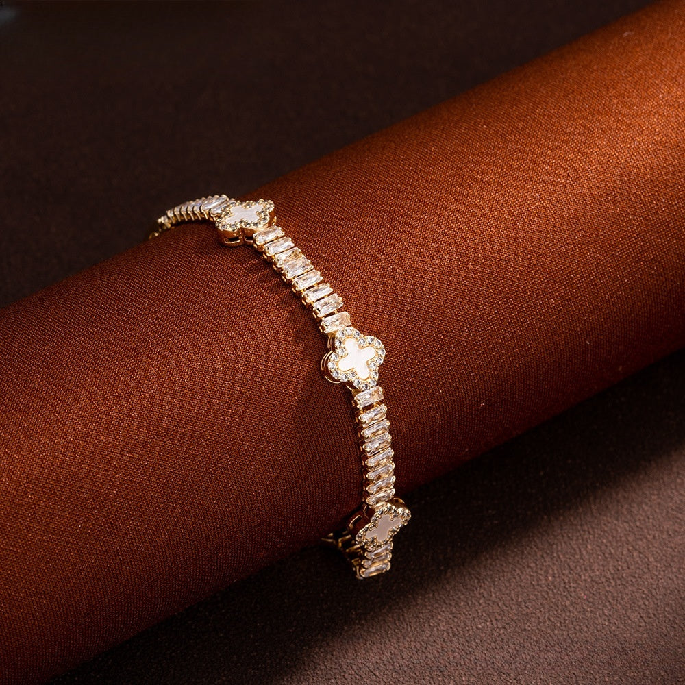 Elegant Clover Charm Bracelet for Women Trendy Everyday Statement Jewelry