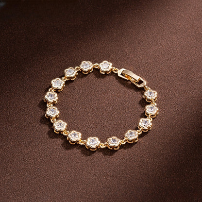 Elegant Clover Charm Bracelet for Women Trendy Everyday Statement Jewelry