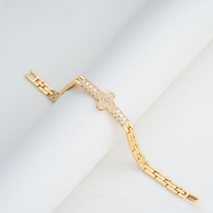 Elegant Clover Link Bracelet for Women Minimalist Statement Everyday Jewelry