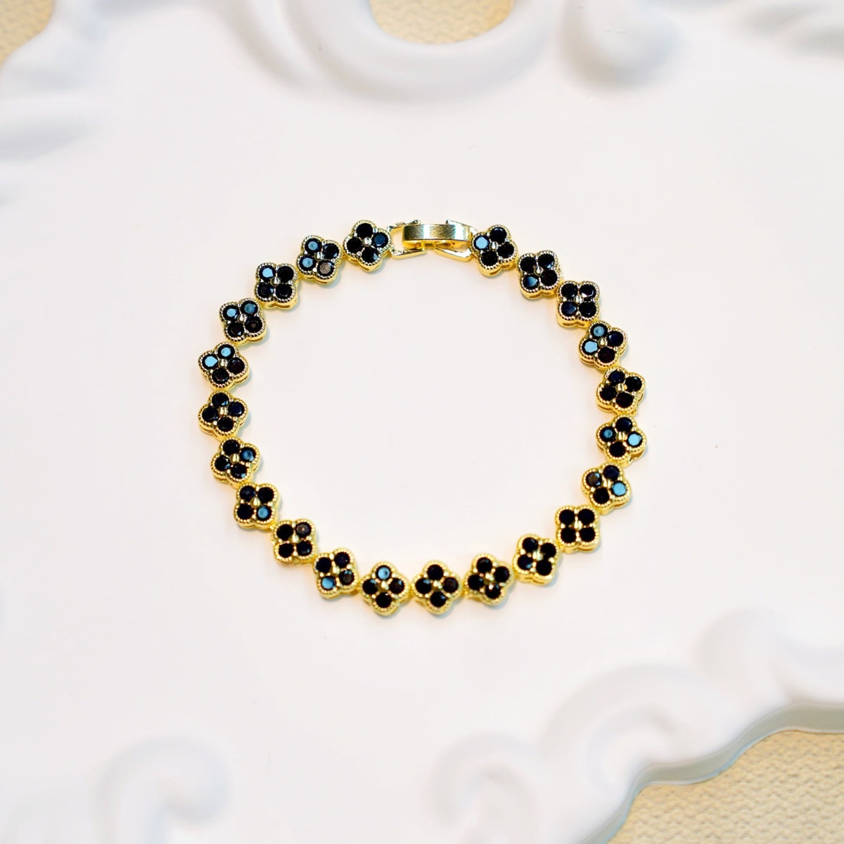 Elegant Petal Flower Bracelet for Women Dainty Luxe Everyday Jewelry product image