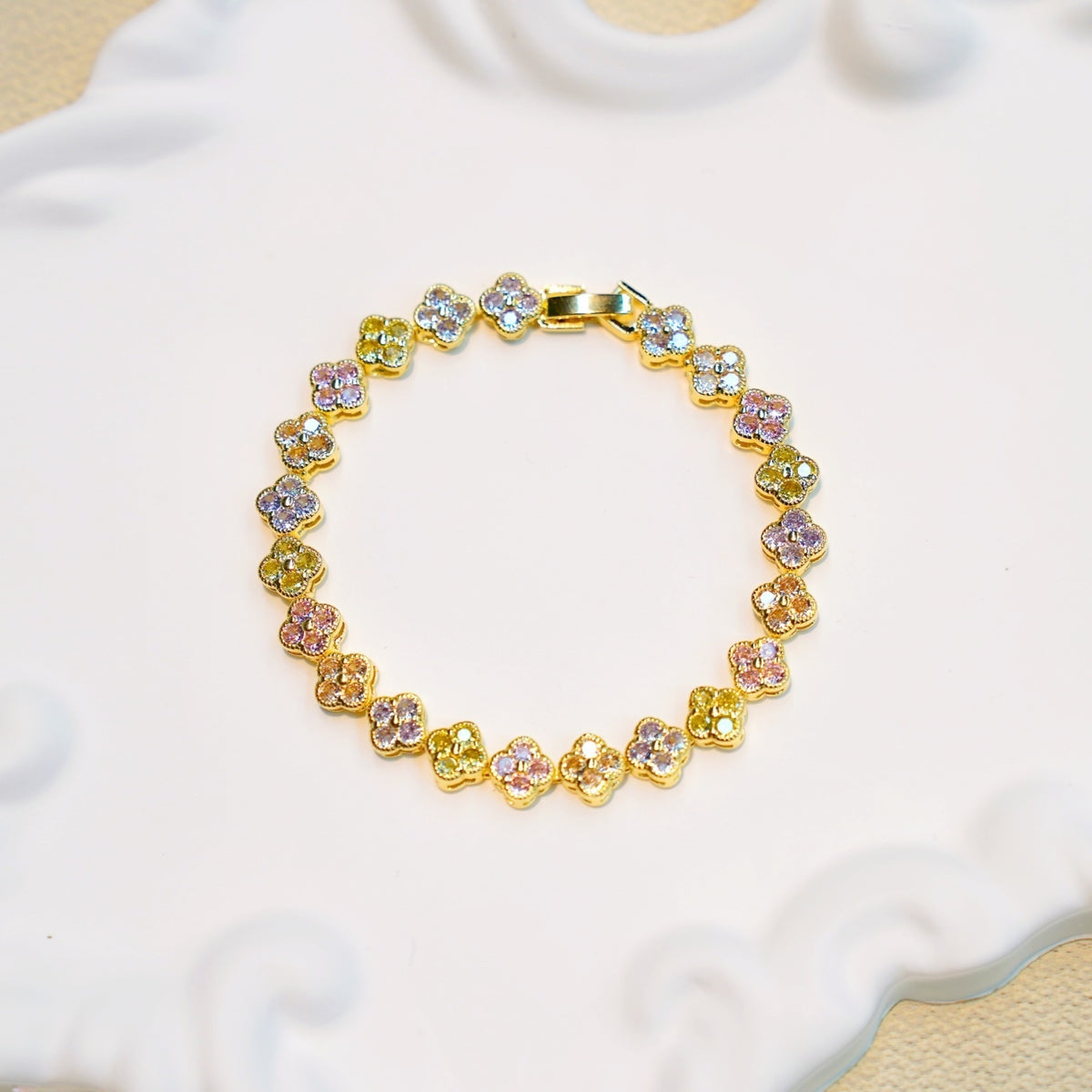 Elegant Petal Flower Bracelet for Women Dainty Luxe Everyday Jewelry product image