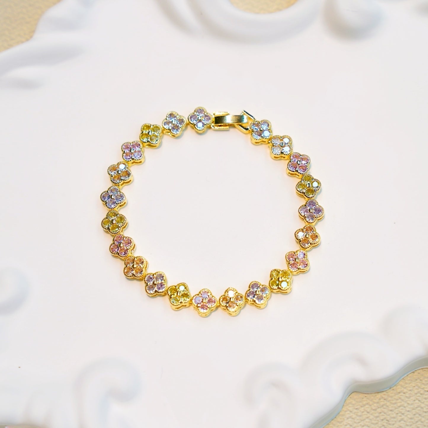 Elegant Petal Flower Bracelet for Women Dainty Luxe Everyday Jewelry